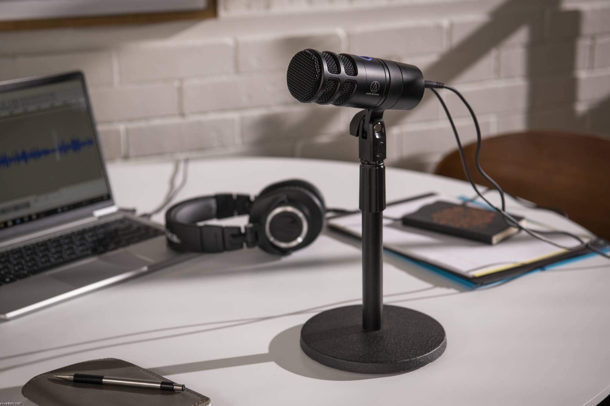 AT2040USB Hypercardioid Dynamic Podcast Microphone